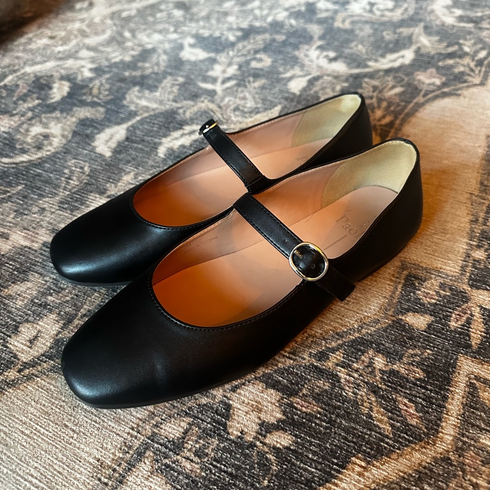 Linea Paolo Black Mary Jane Flats